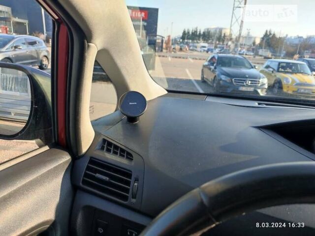 Красный Тойота Версо, объемом двигателя 2.23 л и пробегом 252 тыс. км за 10319 $, фото 8 на Automoto.ua