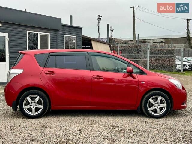 Красный Тойота Версо, объемом двигателя 2 л и пробегом 175 тыс. км за 8700 $, фото 4 на Automoto.ua