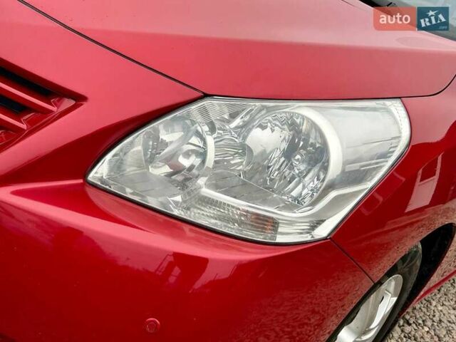 Красный Тойота Версо, объемом двигателя 2 л и пробегом 175 тыс. км за 8700 $, фото 9 на Automoto.ua