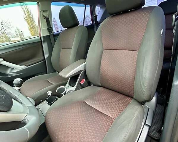 Красный Тойота Версо, объемом двигателя 2 л и пробегом 175 тыс. км за 8700 $, фото 13 на Automoto.ua