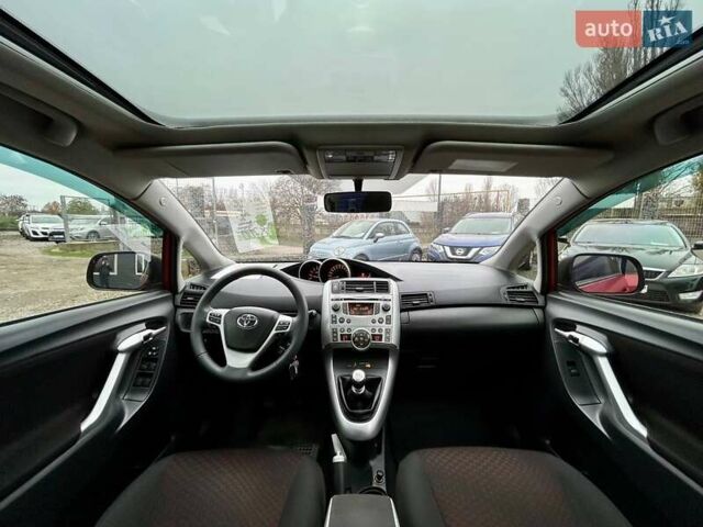 Красный Тойота Версо, объемом двигателя 2 л и пробегом 175 тыс. км за 8700 $, фото 31 на Automoto.ua