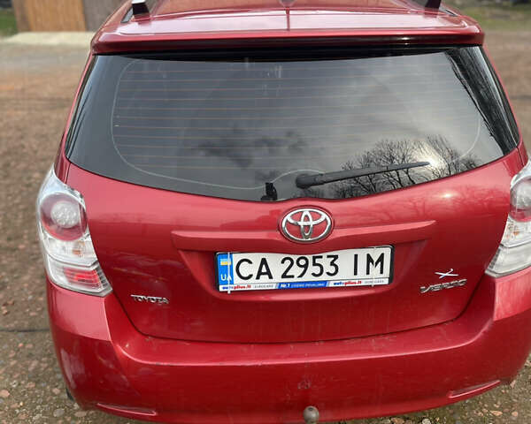 Червоний Тойота Версо, об'ємом двигуна 2 л та пробігом 175 тис. км за 7999 $, фото 2 на Automoto.ua