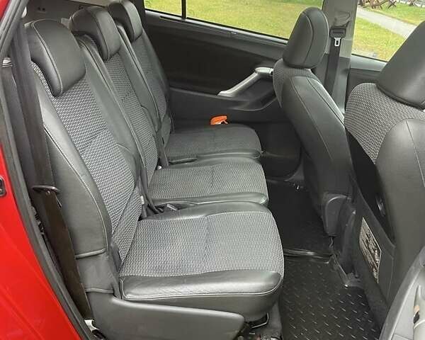 Красный Тойота Версо, объемом двигателя 2 л и пробегом 225 тыс. км за 8836 $, фото 13 на Automoto.ua