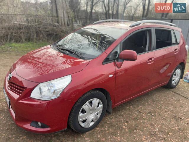 Червоний Тойота Версо, об'ємом двигуна 2 л та пробігом 175 тис. км за 7999 $, фото 5 на Automoto.ua