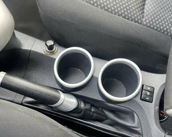 Червоний Тойота Версо, об'ємом двигуна 2 л та пробігом 175 тис. км за 7999 $, фото 6 на Automoto.ua