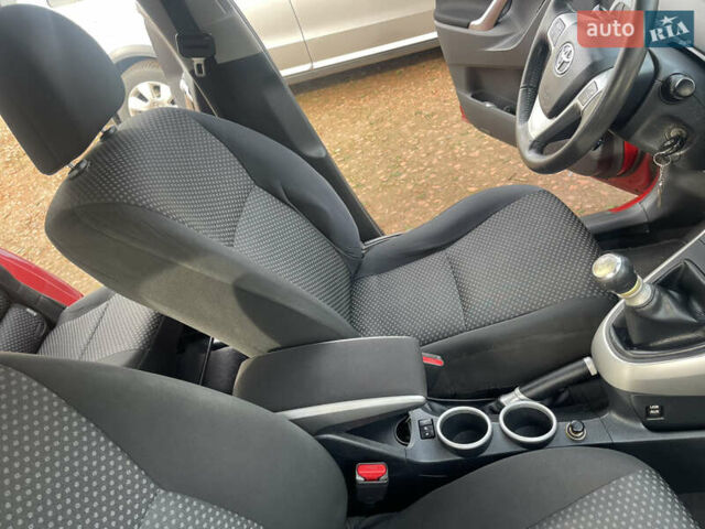 Червоний Тойота Версо, об'ємом двигуна 2 л та пробігом 175 тис. км за 7999 $, фото 12 на Automoto.ua