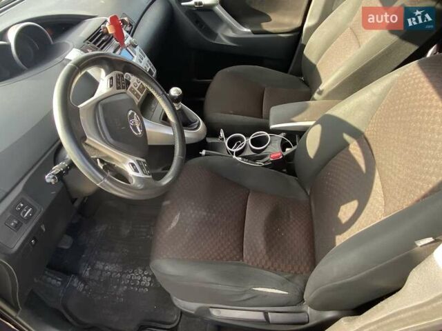 Тойота Версо, об'ємом двигуна 2 л та пробігом 292 тис. км за 8100 $, фото 8 на Automoto.ua