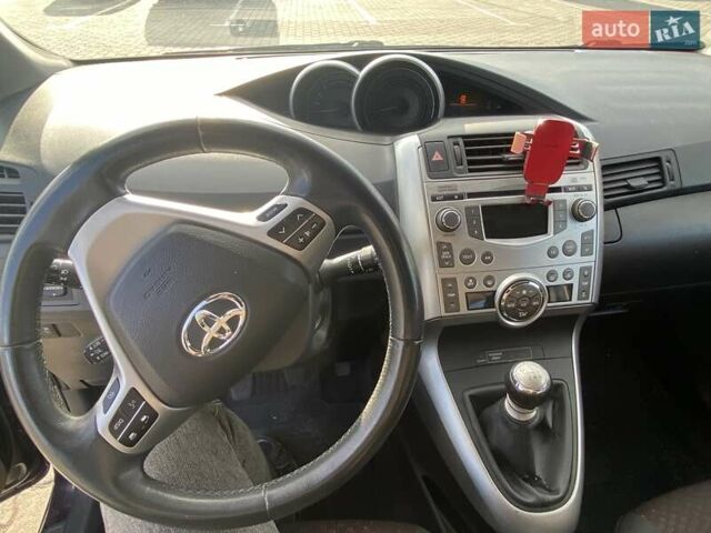 Тойота Версо, об'ємом двигуна 2 л та пробігом 292 тис. км за 8100 $, фото 6 на Automoto.ua