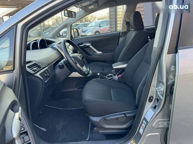 Тойота Версо, объемом двигателя 2.2 л и пробегом 162 тыс. км за 12500 $, фото 20 на Automoto.ua