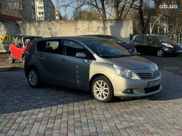 Тойота Версо, объемом двигателя 2.2 л и пробегом 162 тыс. км за 12500 $, фото 5 на Automoto.ua