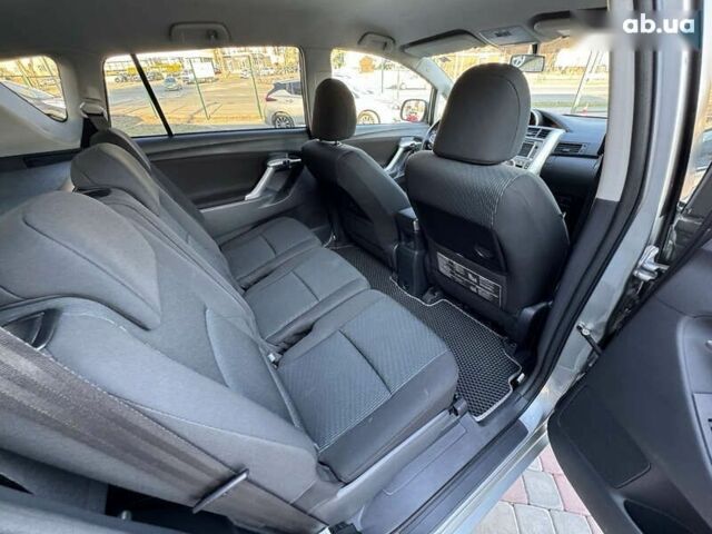 Тойота Версо, об'ємом двигуна 2.2 л та пробігом 162 тис. км за 12500 $, фото 28 на Automoto.ua