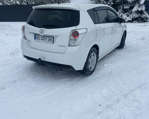 Тойота Версо, объемом двигателя 1.6 л и пробегом 198 тыс. км за 11000 $, фото 15 на Automoto.ua