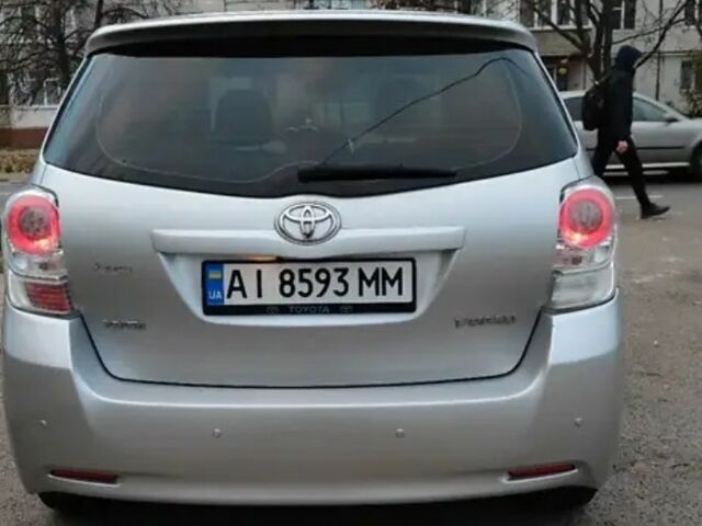 Серый Тойота Версо, объемом двигателя 2 л и пробегом 267 тыс. км за 7900 $, фото 3 на Automoto.ua