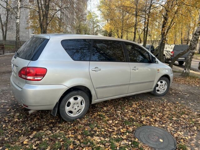 Сірий Тойота Версо, об'ємом двигуна 2 л та пробігом 350 тис. км за 2450 $, фото 5 на Automoto.ua