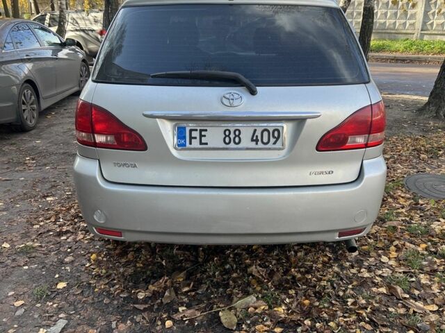 Сірий Тойота Версо, об'ємом двигуна 2 л та пробігом 350 тис. км за 2450 $, фото 1 на Automoto.ua