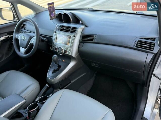 Серый Тойота Версо, объемом двигателя 2.2 л и пробегом 170 тыс. км за 10700 $, фото 35 на Automoto.ua