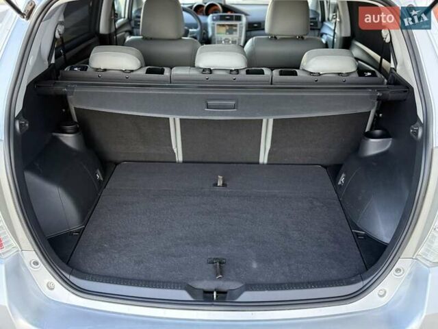 Серый Тойота Версо, объемом двигателя 2.2 л и пробегом 170 тыс. км за 10700 $, фото 29 на Automoto.ua