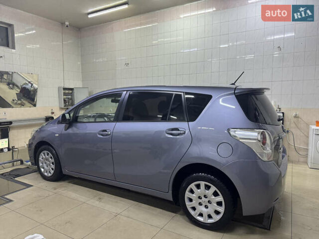 Серый Тойота Версо, объемом двигателя 2 л и пробегом 278 тыс. км за 9499 $, фото 19 на Automoto.ua