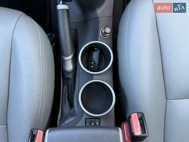 Серый Тойота Версо, объемом двигателя 2.2 л и пробегом 170 тыс. км за 10700 $, фото 44 на Automoto.ua