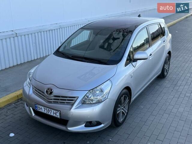 Серый Тойота Версо, объемом двигателя 2.2 л и пробегом 170 тыс. км за 10700 $, фото 12 на Automoto.ua