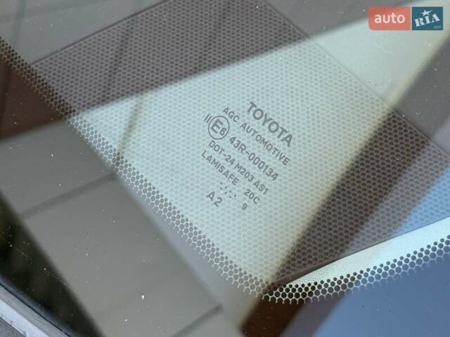 Серый Тойота Версо, объемом двигателя 2.2 л и пробегом 170 тыс. км за 10700 $, фото 47 на Automoto.ua