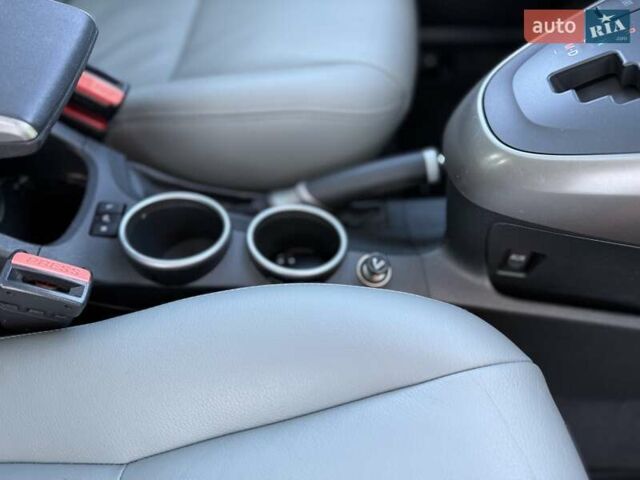 Серый Тойота Версо, объемом двигателя 2.2 л и пробегом 170 тыс. км за 10700 $, фото 38 на Automoto.ua