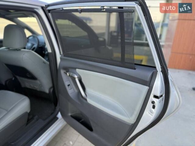 Серый Тойота Версо, объемом двигателя 2.2 л и пробегом 170 тыс. км за 10700 $, фото 31 на Automoto.ua