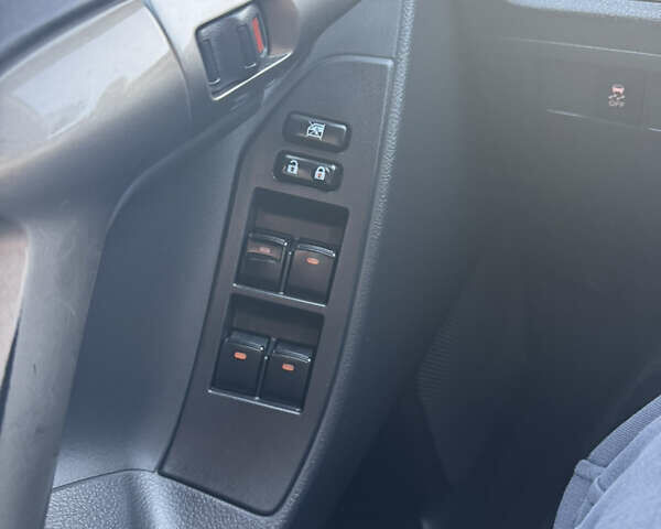 Серый Тойота Версо, объемом двигателя 2 л и пробегом 278 тыс. км за 9499 $, фото 14 на Automoto.ua