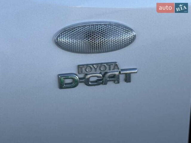 Серый Тойота Версо, объемом двигателя 2.2 л и пробегом 170 тыс. км за 10700 $, фото 14 на Automoto.ua