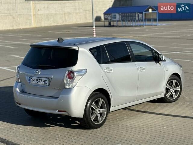 Серый Тойота Версо, объемом двигателя 2.2 л и пробегом 170 тыс. км за 10700 $, фото 4 на Automoto.ua
