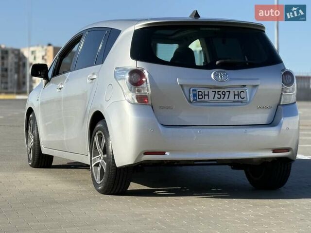 Серый Тойота Версо, объемом двигателя 2.2 л и пробегом 170 тыс. км за 10700 $, фото 10 на Automoto.ua