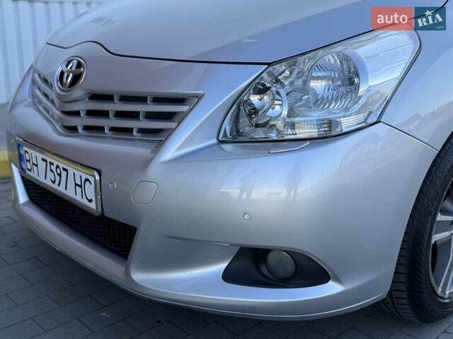 Серый Тойота Версо, объемом двигателя 2.2 л и пробегом 170 тыс. км за 10700 $, фото 13 на Automoto.ua