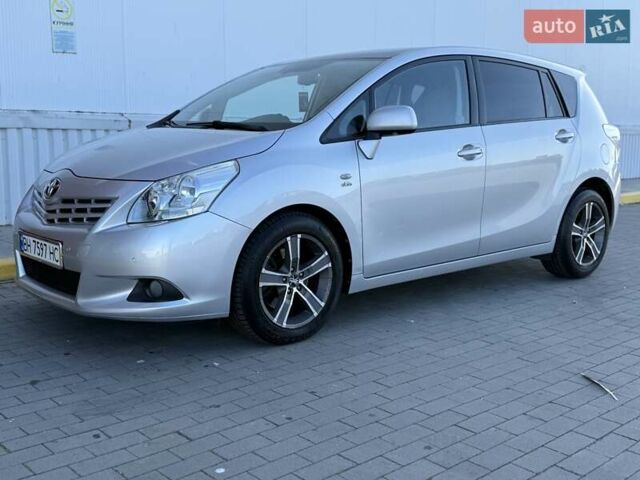 Серый Тойота Версо, объемом двигателя 2.2 л и пробегом 170 тыс. км за 10700 $, фото 11 на Automoto.ua