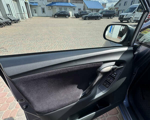 Серый Тойота Версо, объемом двигателя 2 л и пробегом 278 тыс. км за 9499 $, фото 26 на Automoto.ua