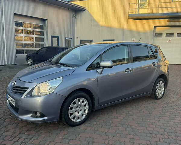 Серый Тойота Версо, объемом двигателя 2 л и пробегом 278 тыс. км за 9499 $, фото 4 на Automoto.ua