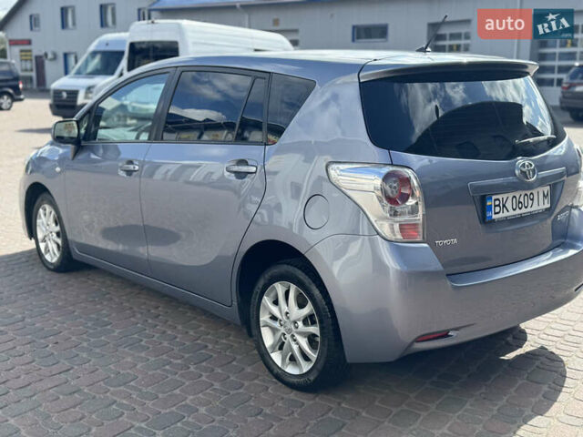 Серый Тойота Версо, объемом двигателя 2 л и пробегом 278 тыс. км за 9499 $, фото 24 на Automoto.ua