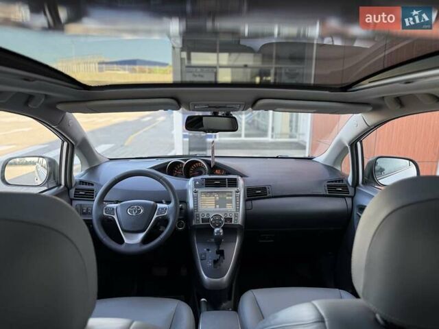 Серый Тойота Версо, объемом двигателя 2.2 л и пробегом 170 тыс. км за 10700 $, фото 40 на Automoto.ua