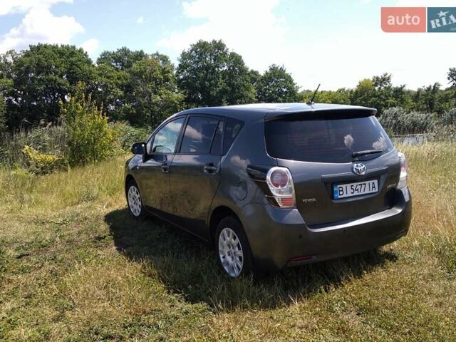 Серый Тойота Версо, объемом двигателя 2 л и пробегом 244 тыс. км за 8200 $, фото 5 на Automoto.ua