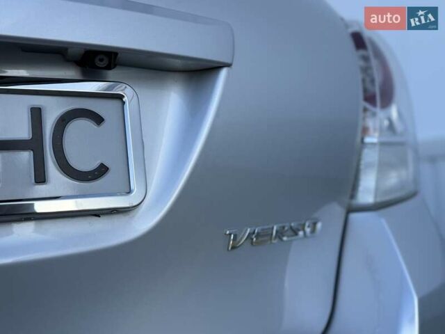 Серый Тойота Версо, объемом двигателя 2.2 л и пробегом 170 тыс. км за 10700 $, фото 15 на Automoto.ua