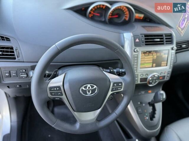 Серый Тойота Версо, объемом двигателя 2.2 л и пробегом 170 тыс. км за 10700 $, фото 21 на Automoto.ua