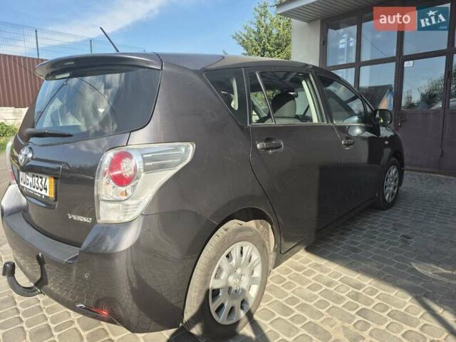 Сірий Тойота Версо, об'ємом двигуна 2 л та пробігом 220 тис. км за 9999 $, фото 20 на Automoto.ua
