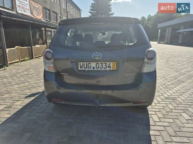 Сірий Тойота Версо, об'ємом двигуна 2 л та пробігом 220 тис. км за 9999 $, фото 7 на Automoto.ua