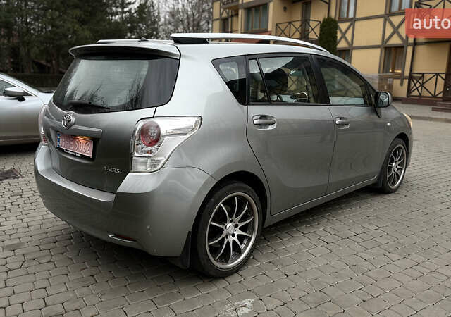 Серый Тойота Версо, объемом двигателя 0 л и пробегом 240 тыс. км за 8200 $, фото 4 на Automoto.ua