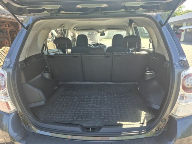 Сірий Тойота Версо, об'ємом двигуна 2 л та пробігом 220 тис. км за 9599 $, фото 10 на Automoto.ua