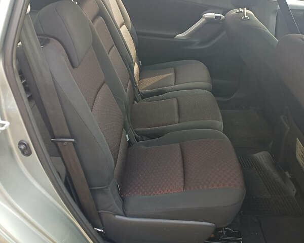 Сірий Тойота Версо, об'ємом двигуна 2 л та пробігом 240 тис. км за 8300 $, фото 9 на Automoto.ua