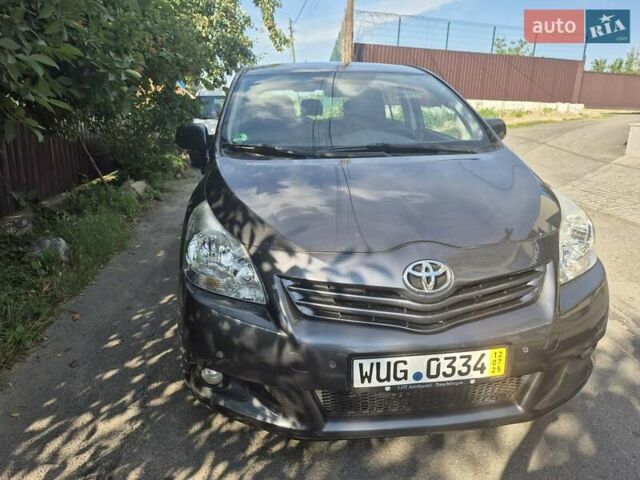 Сірий Тойота Версо, об'ємом двигуна 2 л та пробігом 220 тис. км за 9999 $, фото 40 на Automoto.ua
