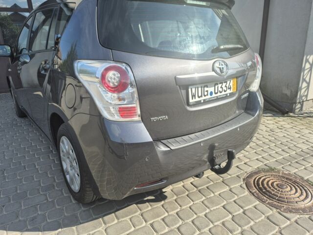 Сірий Тойота Версо, об'ємом двигуна 2 л та пробігом 220 тис. км за 9599 $, фото 16 на Automoto.ua