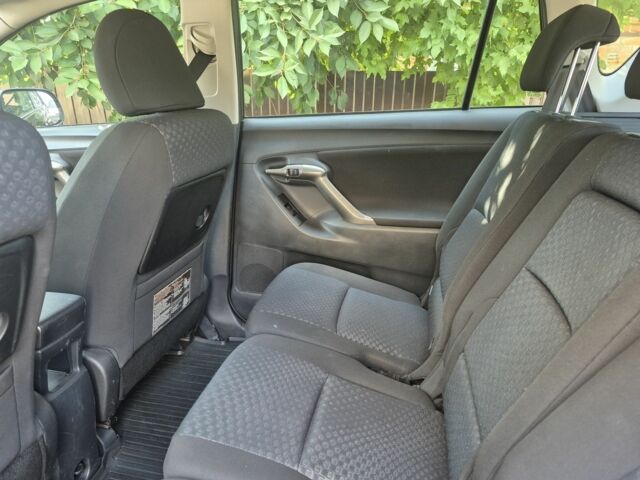 Сірий Тойота Версо, об'ємом двигуна 2 л та пробігом 220 тис. км за 9599 $, фото 18 на Automoto.ua