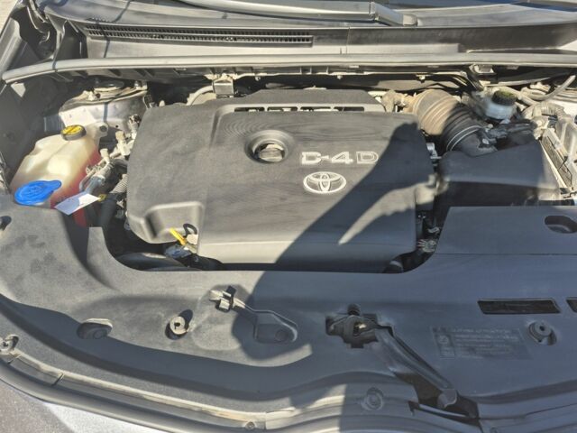 Сірий Тойота Версо, об'ємом двигуна 2 л та пробігом 220 тис. км за 9599 $, фото 12 на Automoto.ua