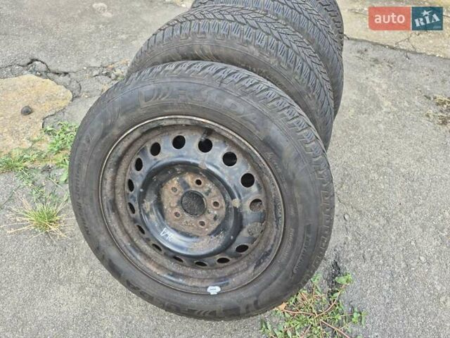 Сірий Тойота Версо, об'ємом двигуна 2 л та пробігом 220 тис. км за 9999 $, фото 44 на Automoto.ua